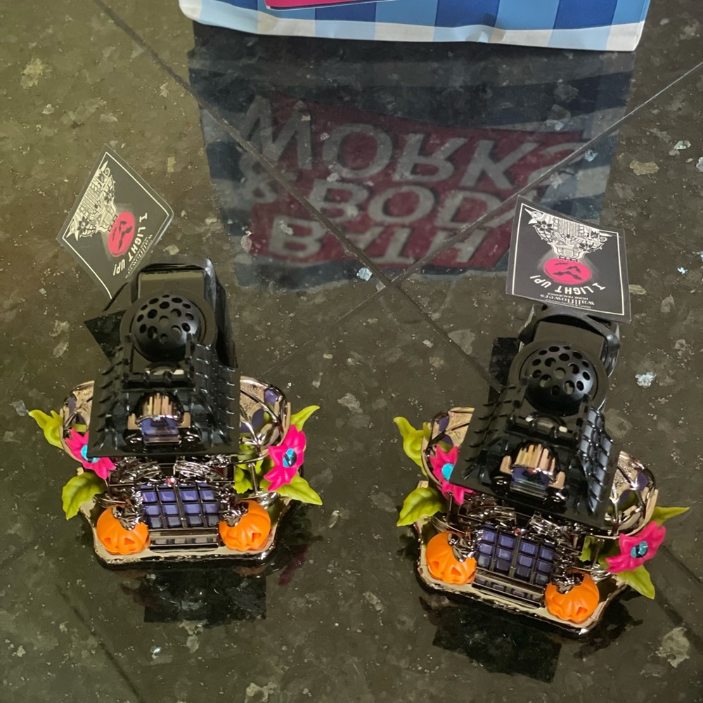Bath & Body Works Halloween Wallflowers - Picture 3 of 6